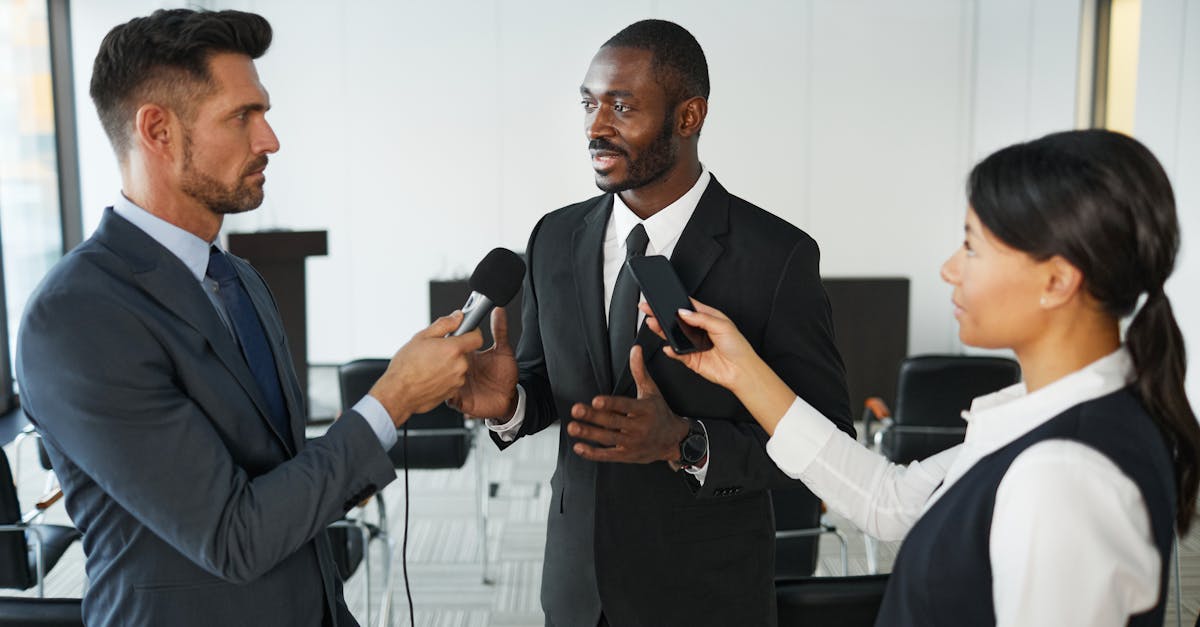 如何使用短信帮助志愿者组织进行集体行动？